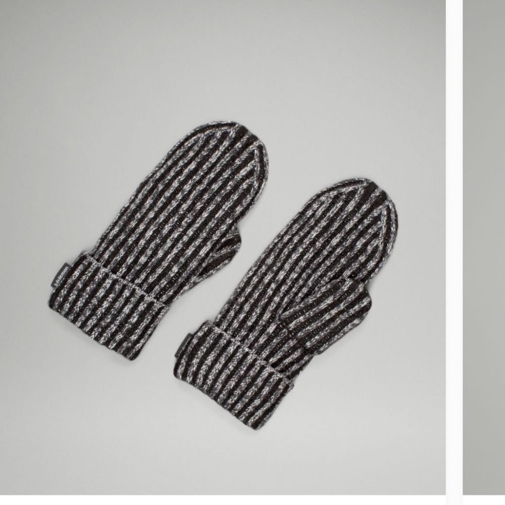Lululemon Women's Textured Fleece- Lined Knit Mittens and beanie - Picture 5 of 5